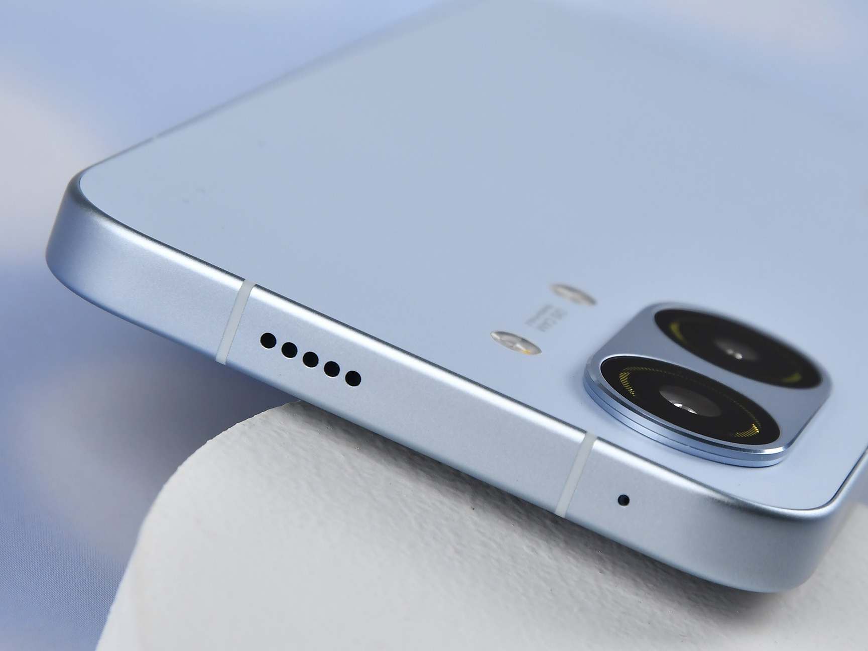 Ceramic Bead Blasting Application for Smartphone Middle Frame